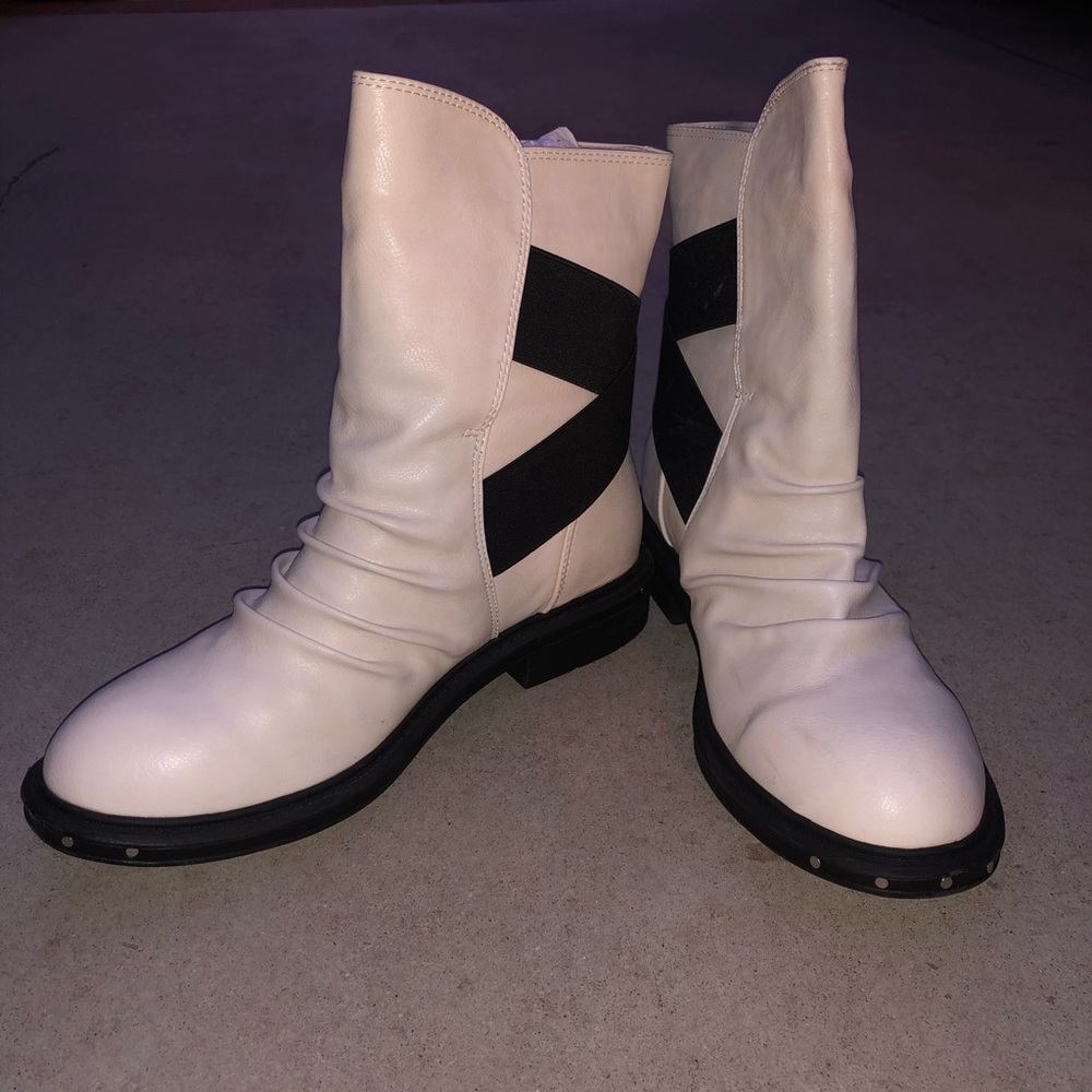Brad new white boots
